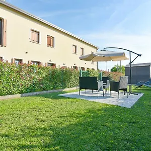 Queen Venice Fly Apartment
